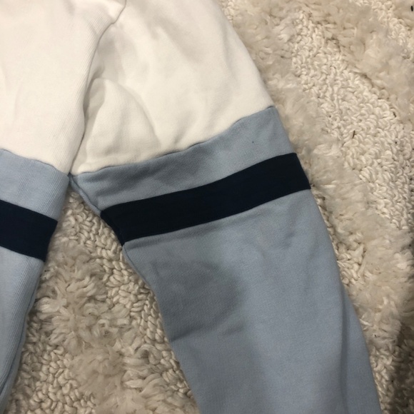 Hoddie - Picture 4 of 5